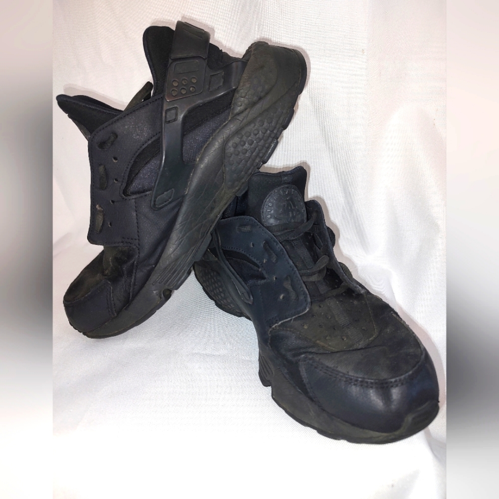 Nike Air Huarache 318429-003 Mens 8 Black Running Shoes Sneakers definitely used